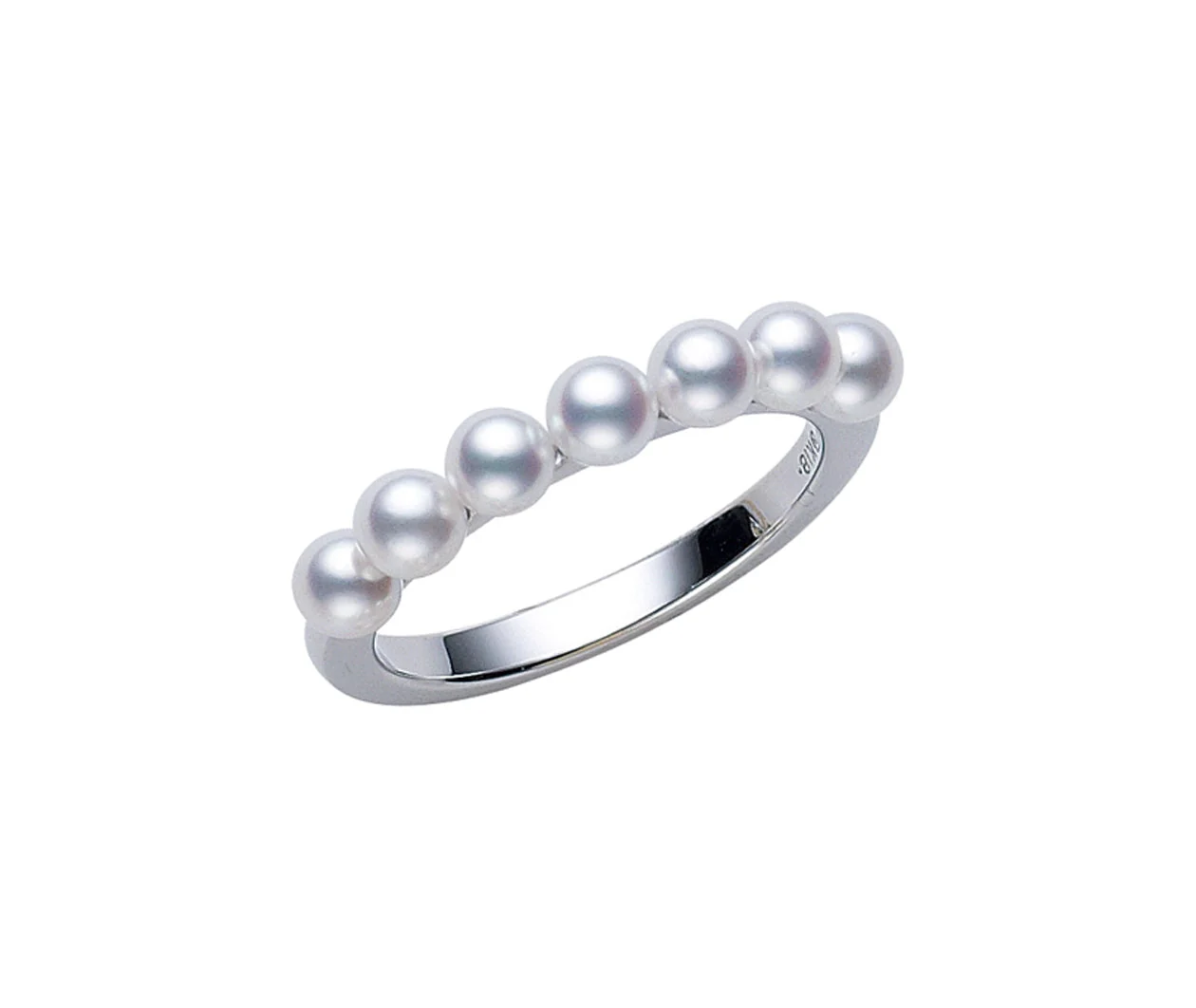 Akoya Cultured Pearl Ring
in 18K White Gold