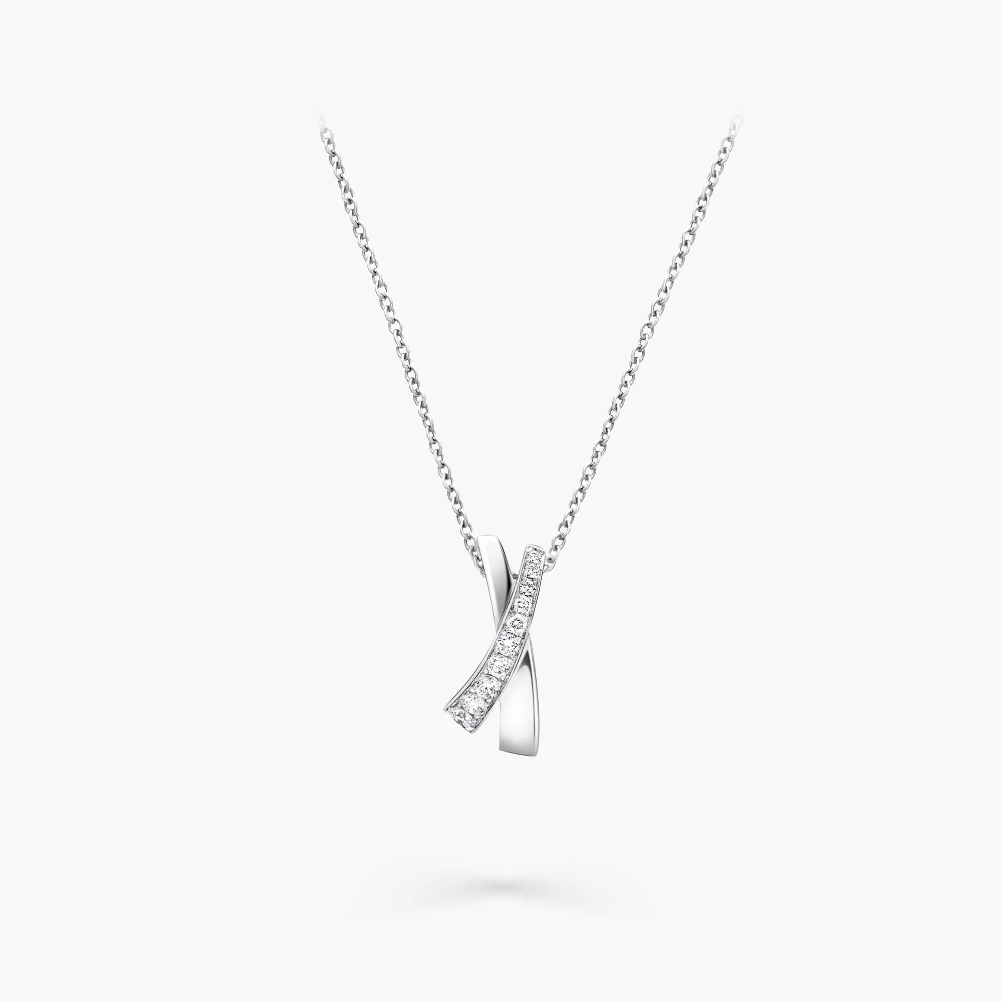 Kiss Diamond Pendant