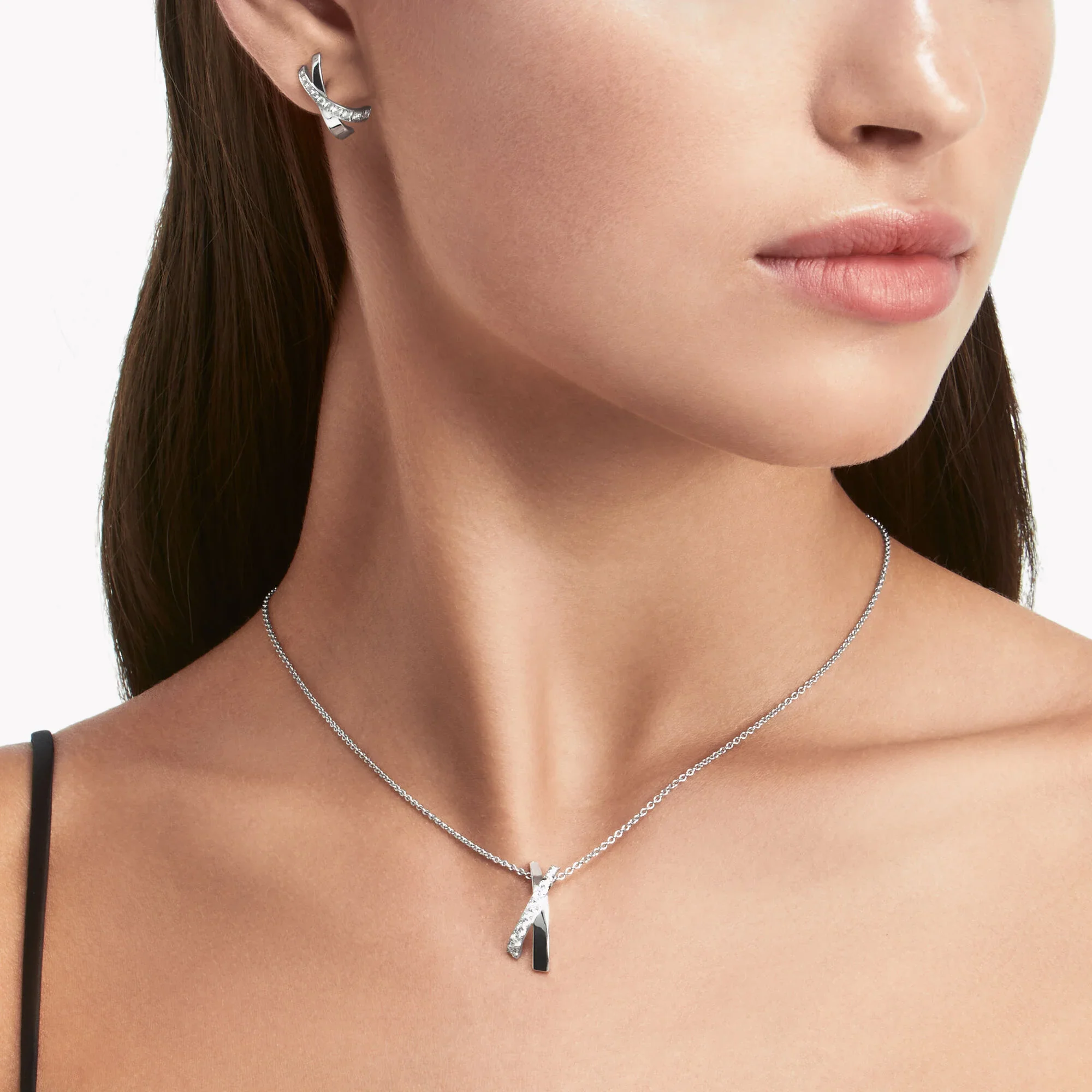 Kiss Diamond Pendant - Image 2