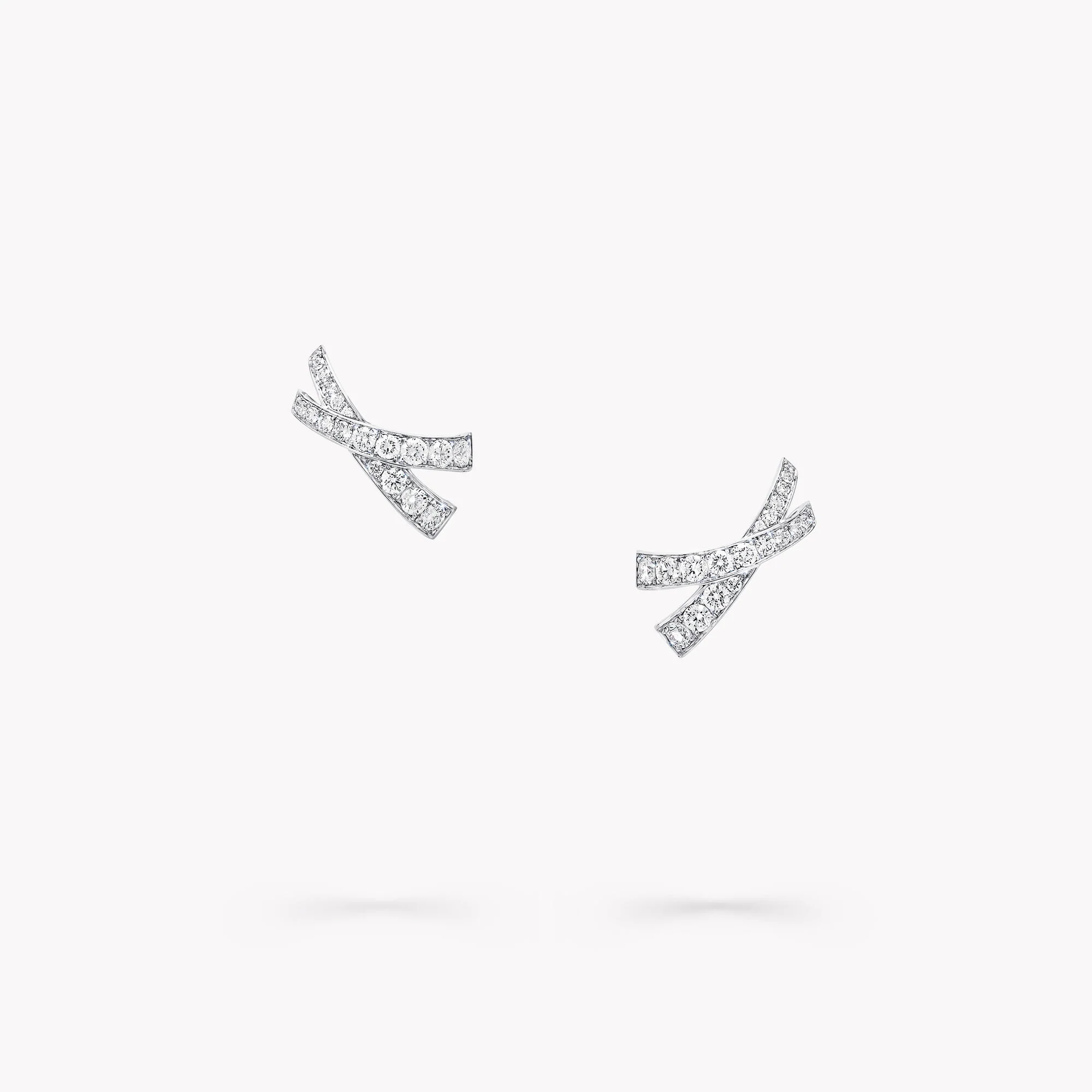 Kiss Pavé Diamond Stud Earrings