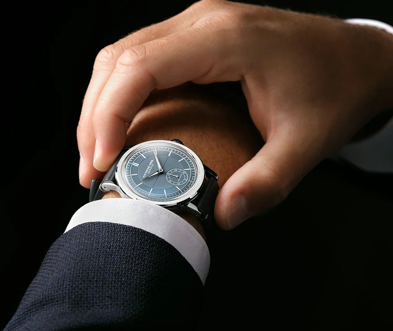 Millesime Men's Automatic Navy Blue Leather Strap Watch - Image 5